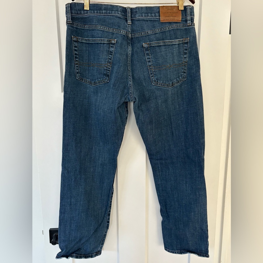 Men’s Lucky Brand blue jeans